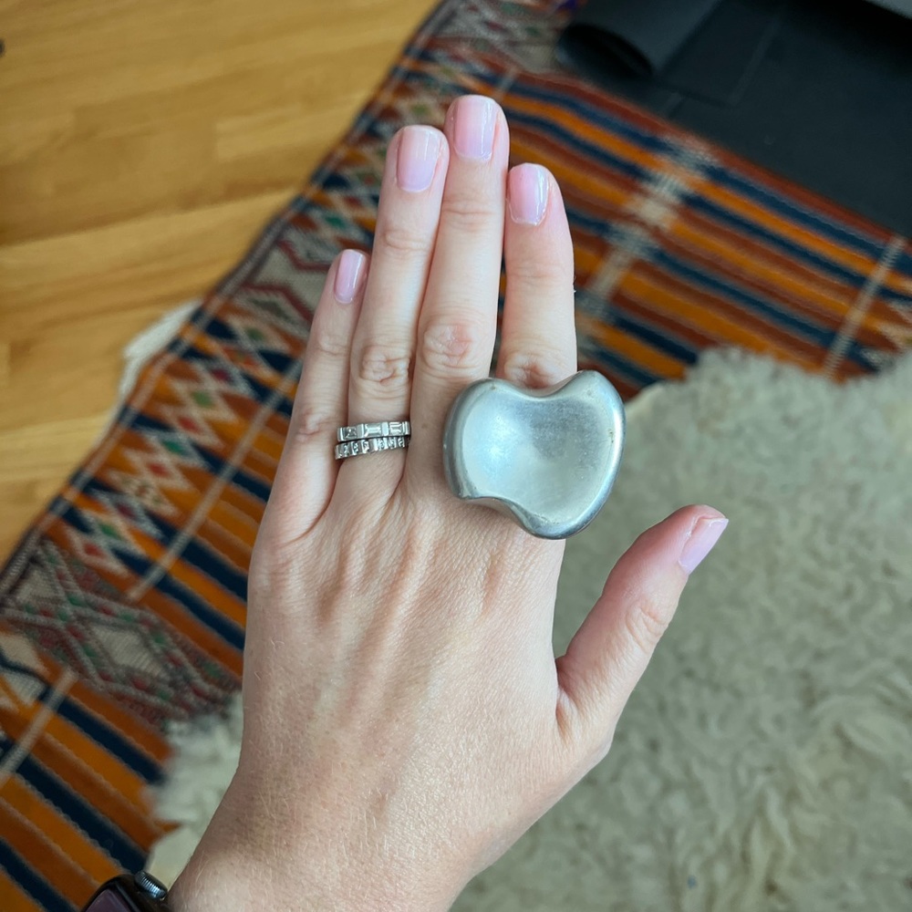 Artistic silver/steel stamens ring